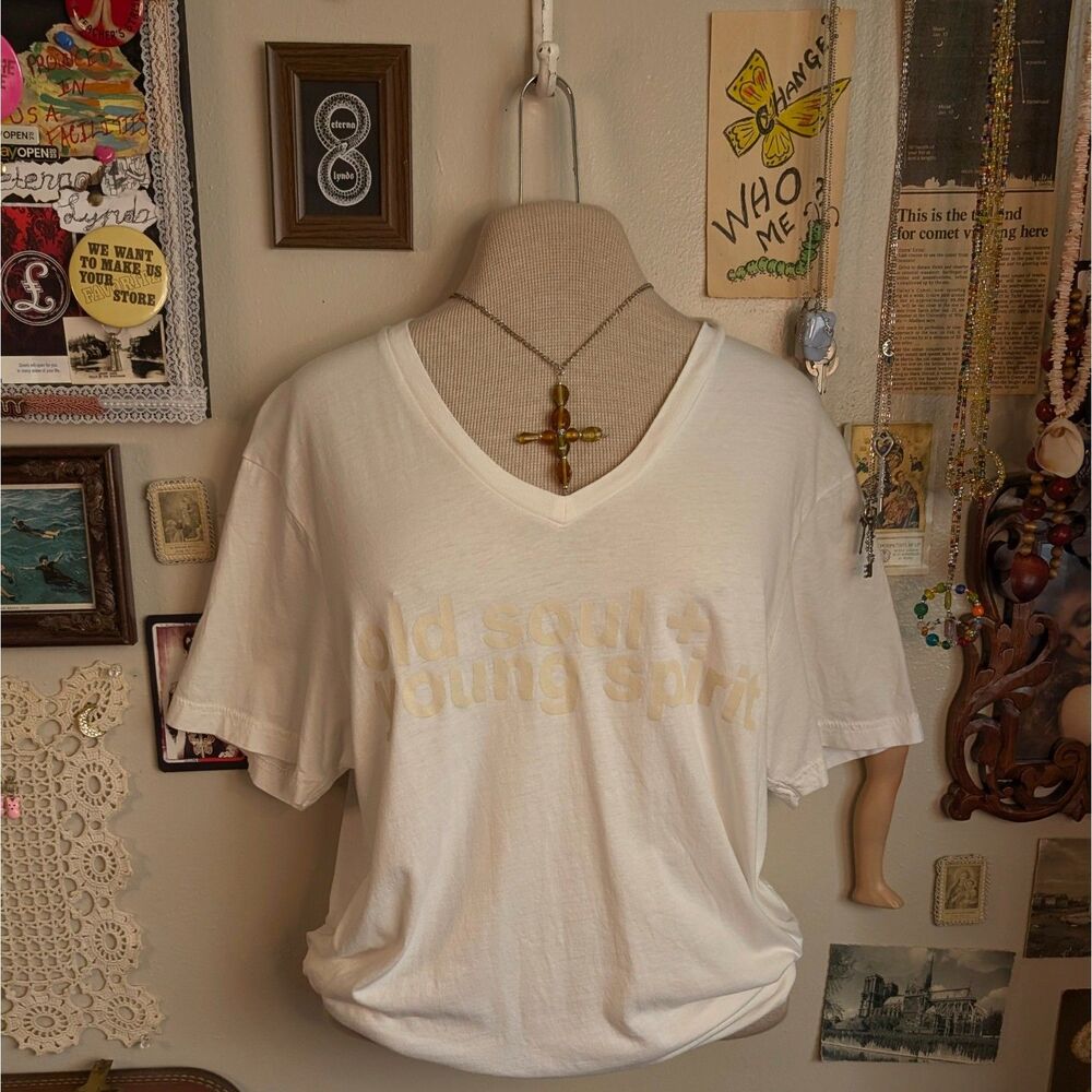 IshDarr Old Soul Young Spirit Graphic T-Shirt Unisex Medium White